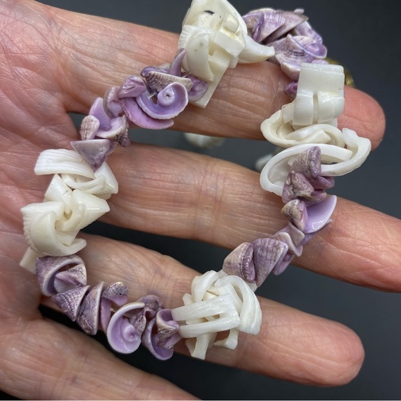 Vintage Purple & White Natural Shell Necklace - Picture 5 of 8